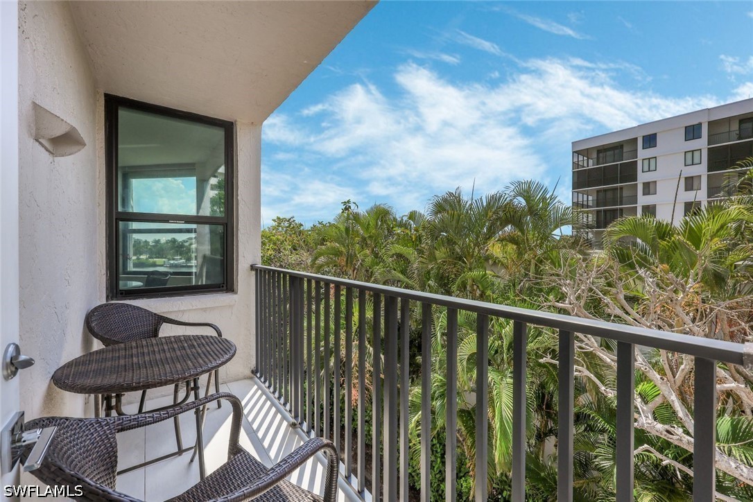 2 Bed Waterfront Home for Sale in Gulf Cove, photo 3