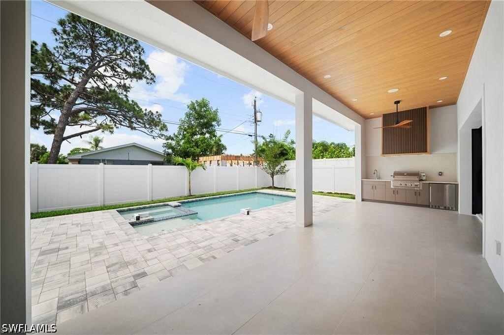 4 Bed Pool Home for Sale in Naples Park, photo 3