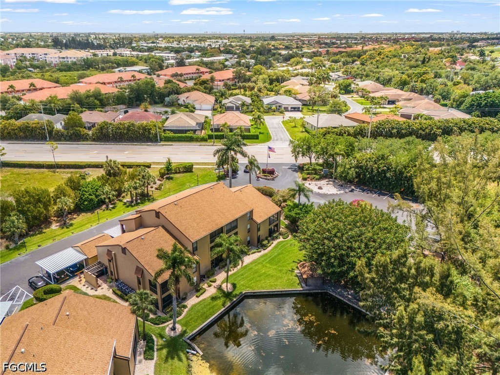 2 Bed Waterfront Home for Sale in Fort Myers, photo 3