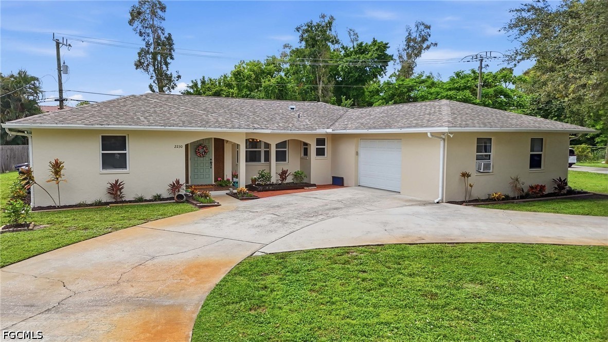 3 Bed SingleFamilyResidence for Sale in Fort Myers, photo 3