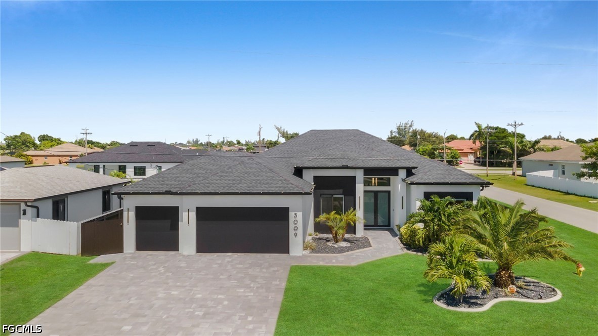 3 Bed Pool Home for Sale in Cape Coral, photo 3