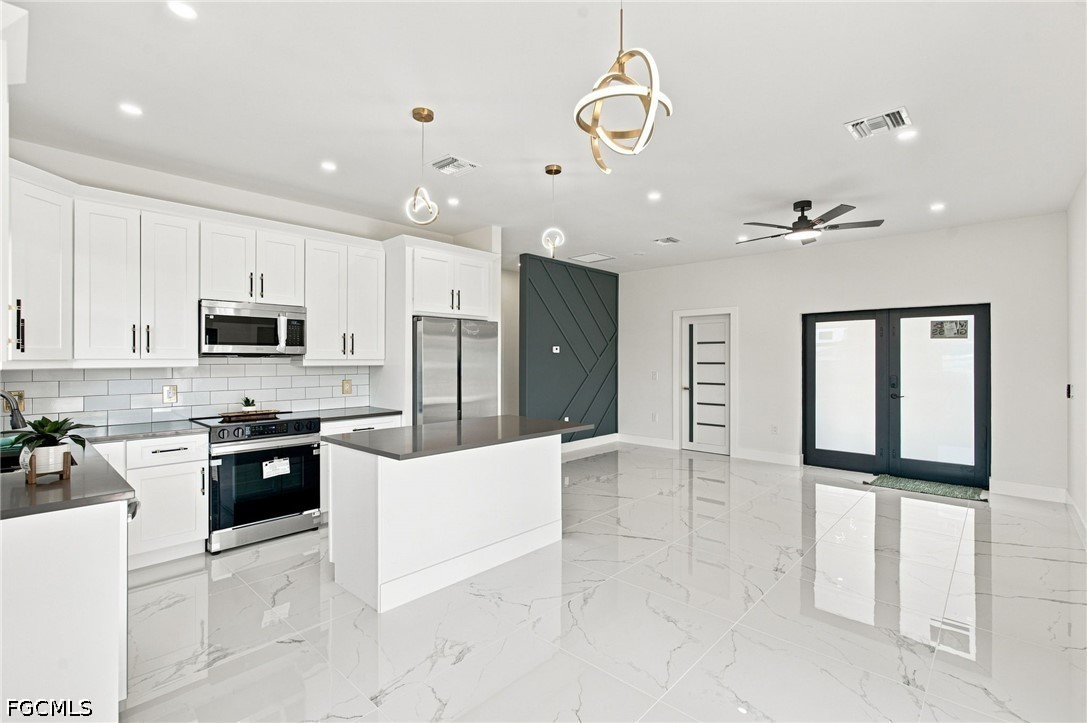 3 Bed SingleFamilyResidence for Sale in Lehigh Acres, photo 3