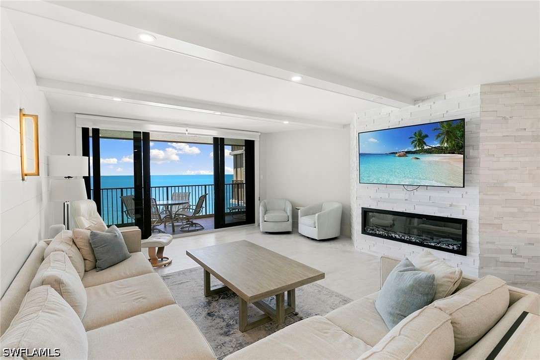 2 Bed Waterfront Home for Sale in Marco Island, photo 3