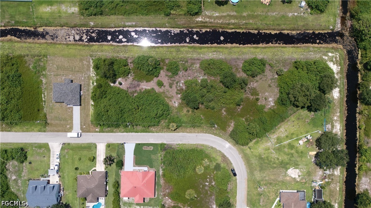 Waterfront Home for Sale in Lehigh Acres, photo 3