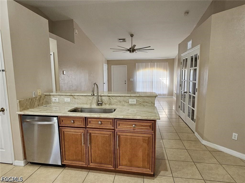 3 Bed SingleFamilyResidence for Sale in Lehigh Acres, photo 3