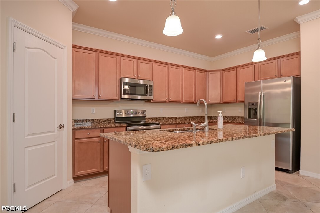 4 Bed SingleFamilyResidence for Sale in Reflection Isles, photo 3