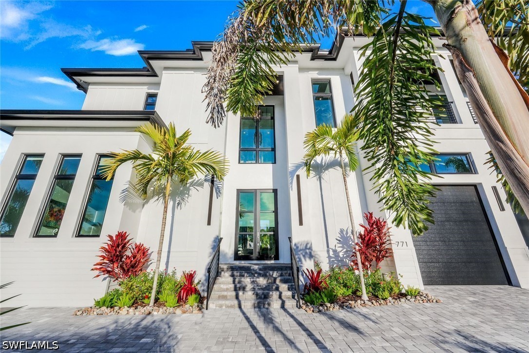 5 Bed Pool Home for Sale in Marco Island, photo 3