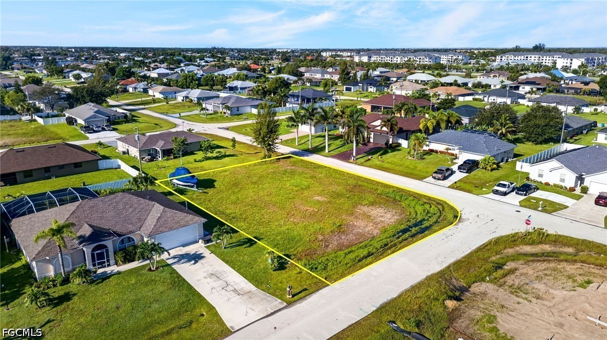 Residential for Sale in Cape Coral, photo 3