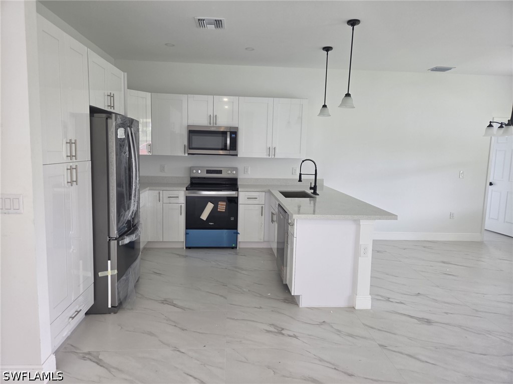 3 Bed Condominium for Sale in Lehigh Acres, photo 3