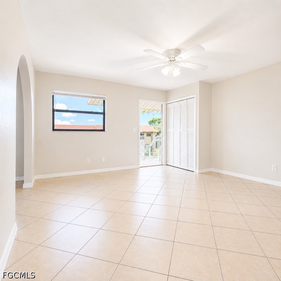 2 Bed Condominium for Sale in Lochmoor, photo 3