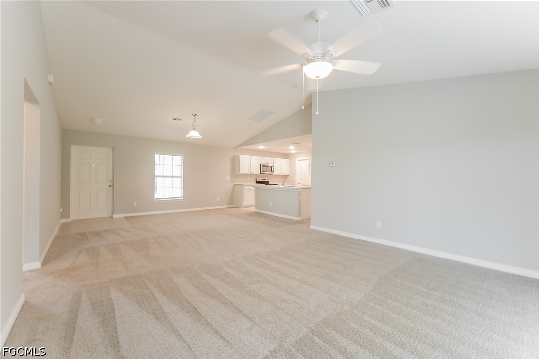 3 Bed SingleFamilyResidence for Sale in Lehigh Acres, photo 3