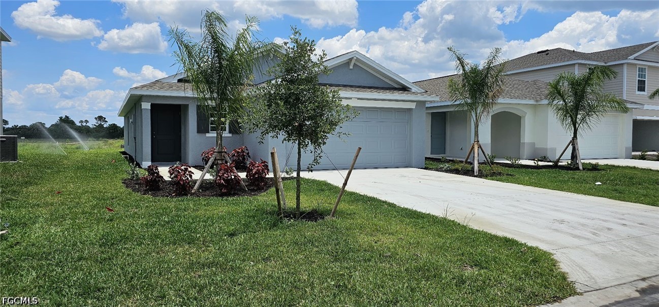 3 Bed Waterfront Home for Sale in Lehigh Acres, photo 3