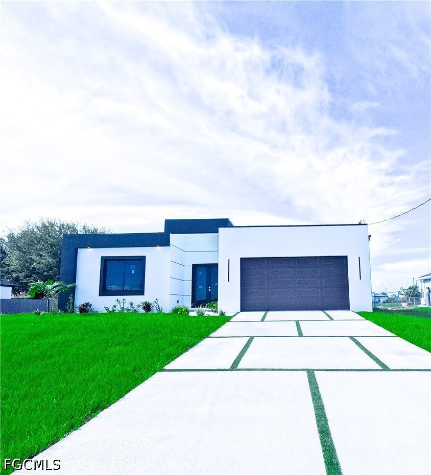 4 Bed SingleFamilyResidence for Sale in Cape Coral, photo 3