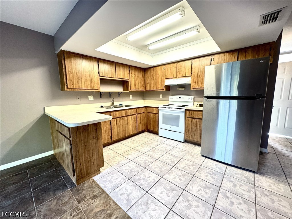2 Bed Duplex for Sale in Cape Coral, photo 3