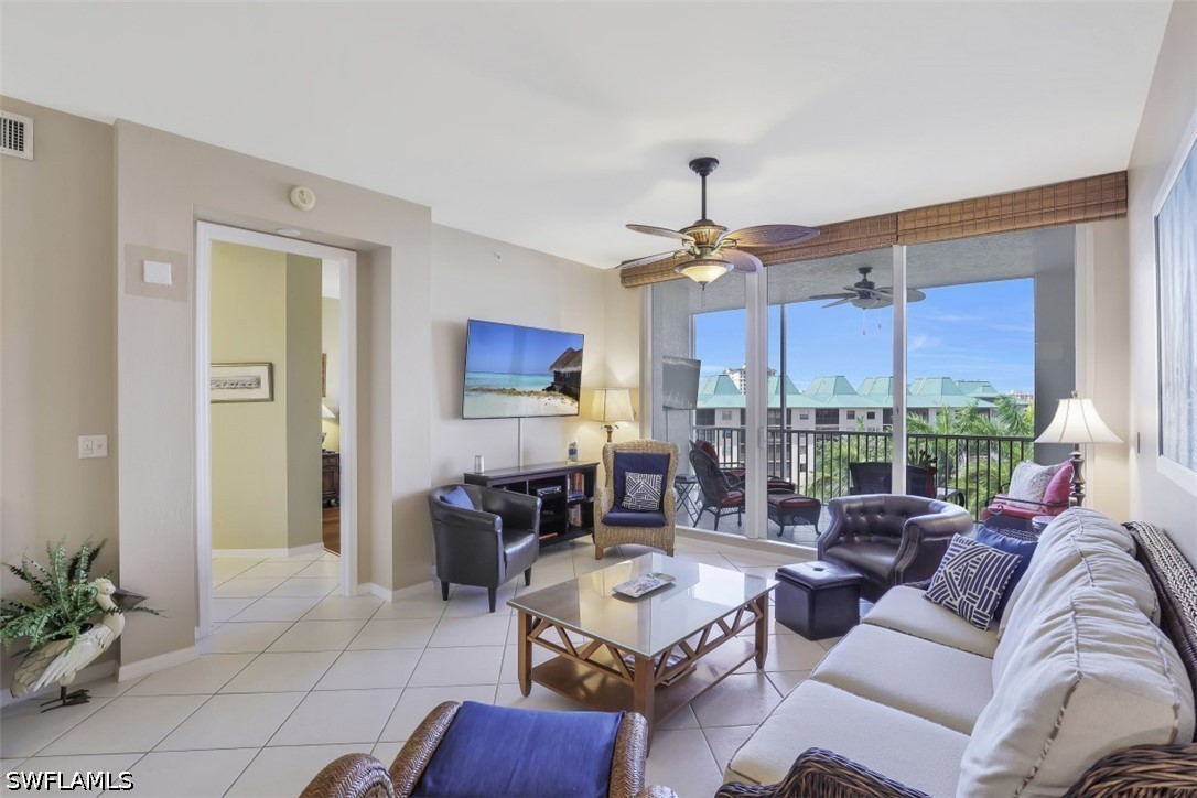 3 Bed Waterfront Home for Sale in Regatta, photo 3