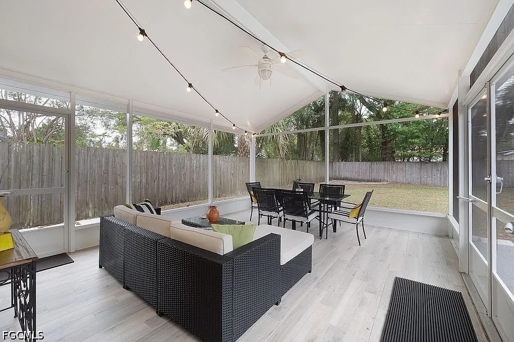 2 Bed SingleFamilyResidence for Sale in Orlando, photo 3