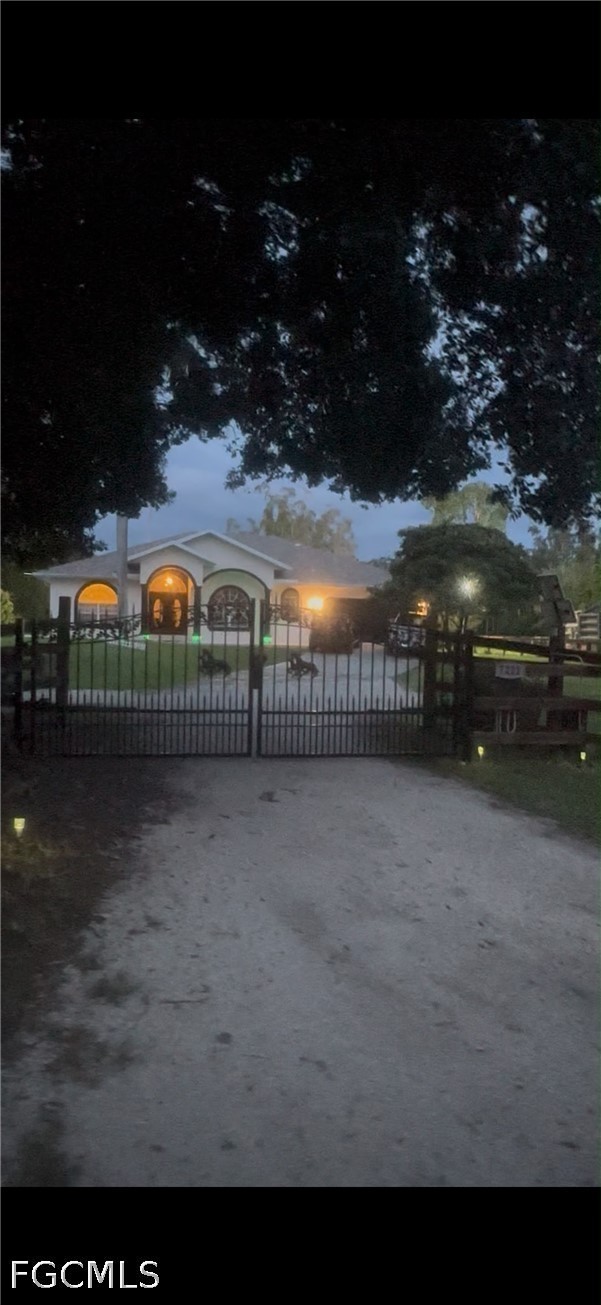 3 Bed SingleFamilyResidence for Sale in Fort Myers, photo 3