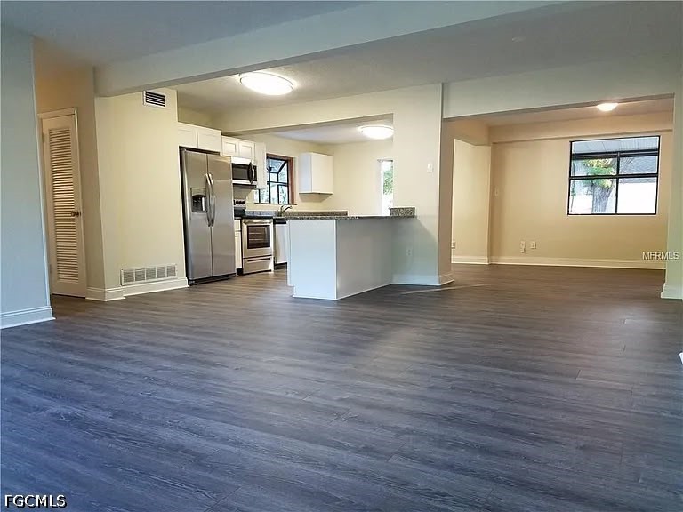 3 Bed SingleFamilyResidence for Sale in Acreage Header, photo 3