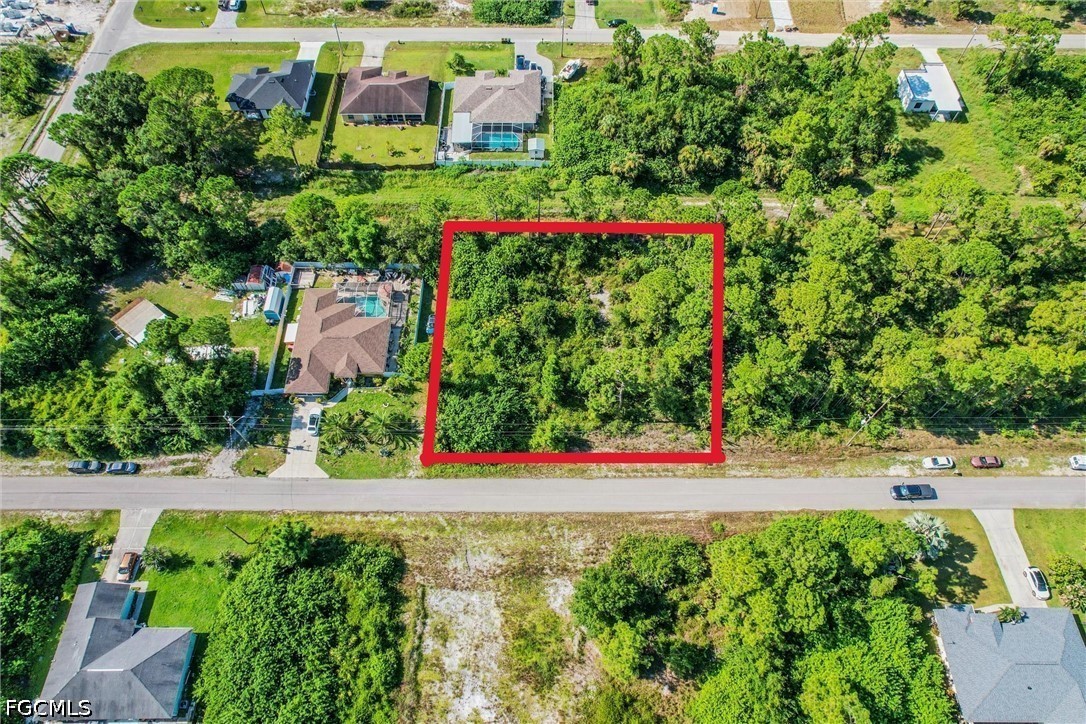 Waterfront Home for Sale in Lehigh Acres, photo 3