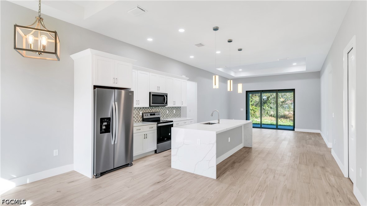 3 Bed SingleFamilyResidence for Sale in Lehigh Acres, photo 3
