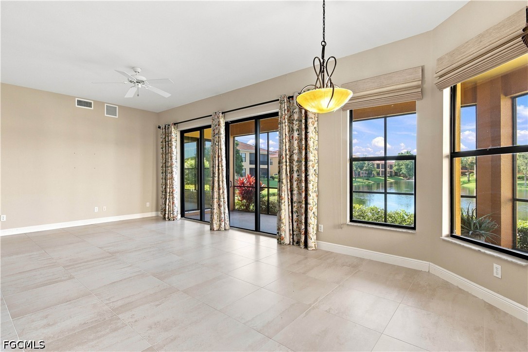 3 Bed Waterfront Home for Sale in Fort Myers, photo 3