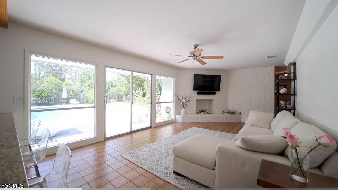 4 Bed Pool Home for Sale in Gainesville, photo 3
