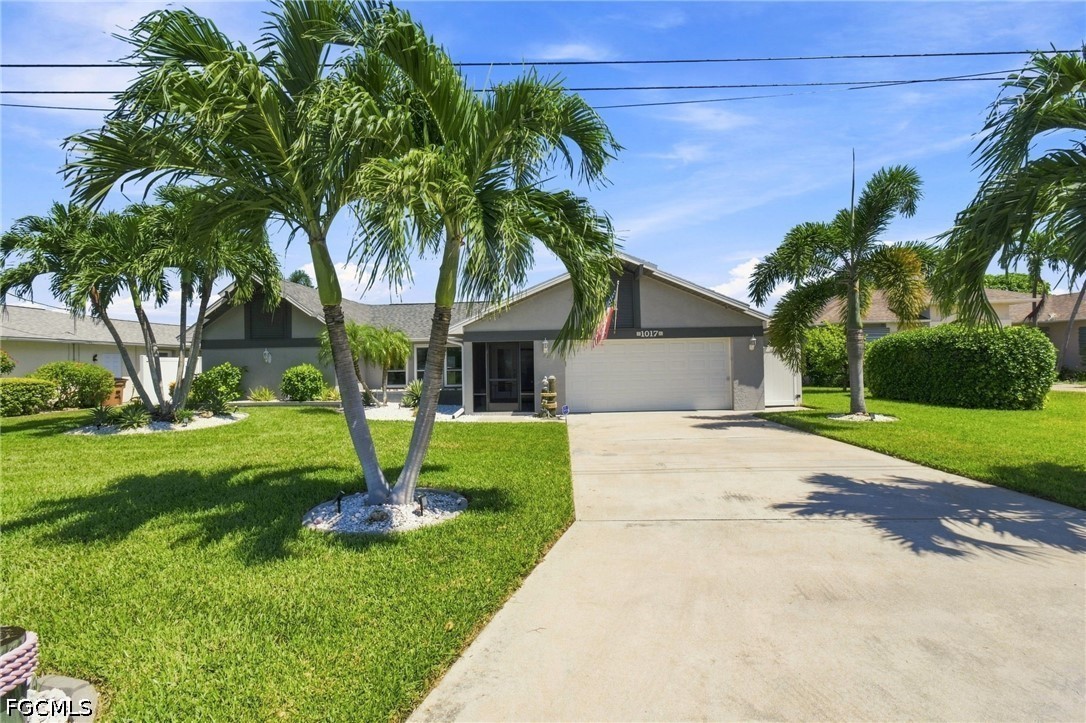 3 Bed Pool Home for Sale in Cape Coral, photo 3