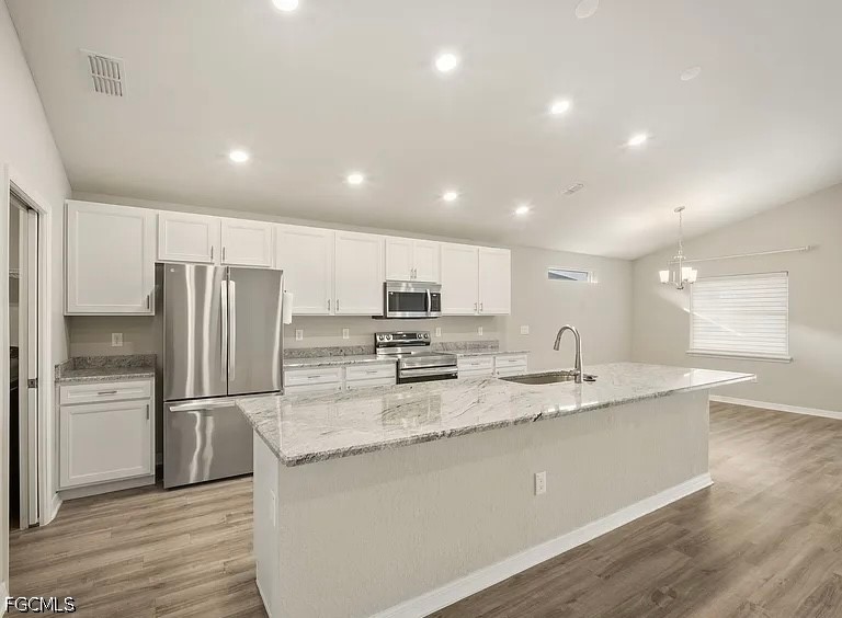 3 Bed SingleFamilyResidence for Sale in Riverview, photo 3