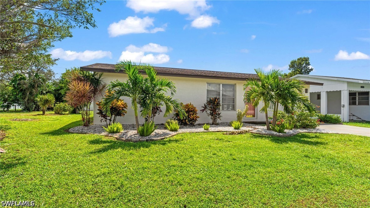 2 Bed SingleFamilyResidence for Sale in Bonita Shores, photo 3