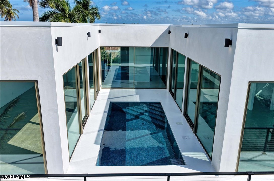 3 Bed Pool Home for Sale in Isles Of Capri, photo 3