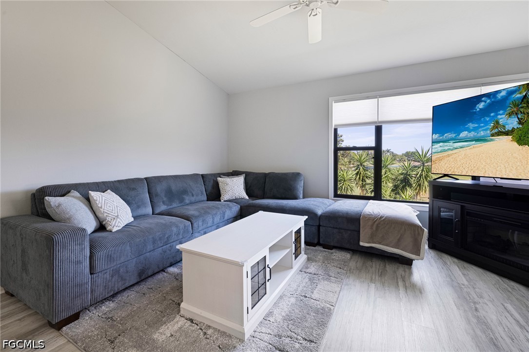 2 Bed Condominium for Sale in Oakmont Village, photo 3