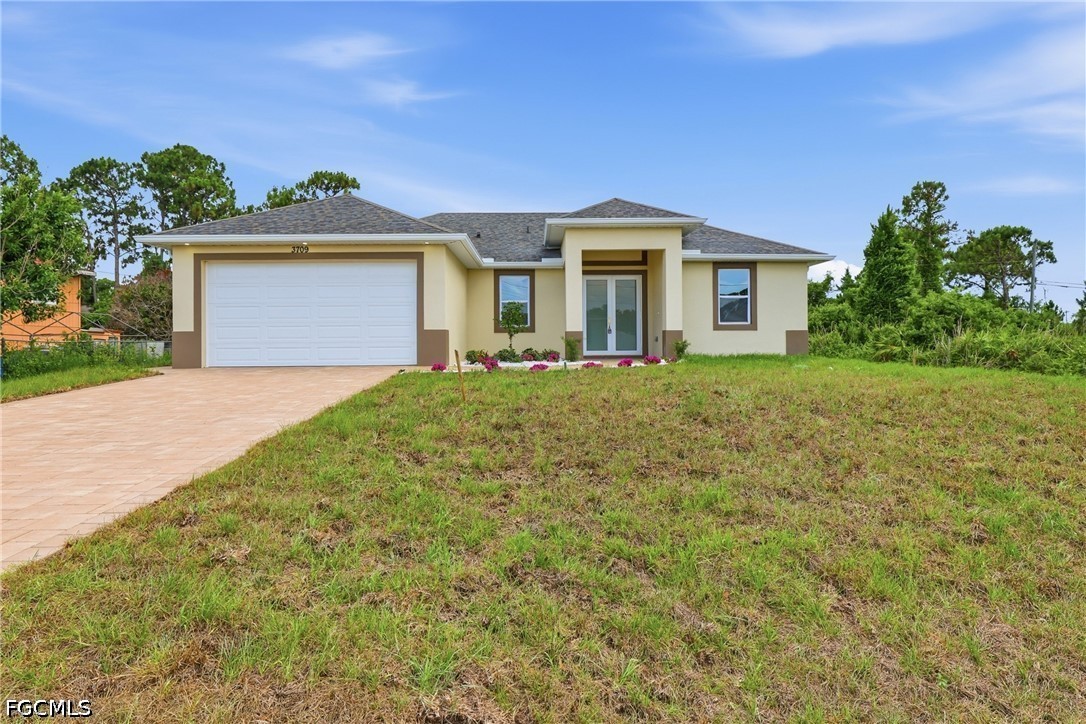 3 Bed SingleFamilyResidence for Sale in Lehigh Acres, photo 3