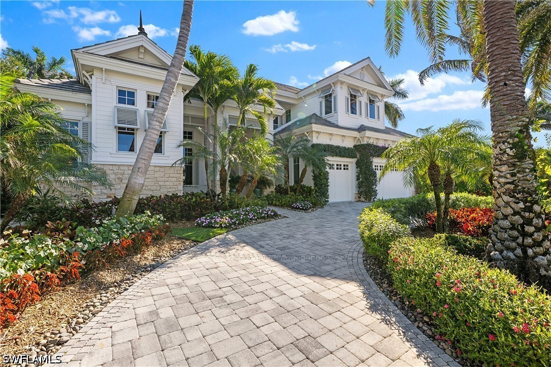 3 Bed Pool Home for Sale in Park Shore, photo 3