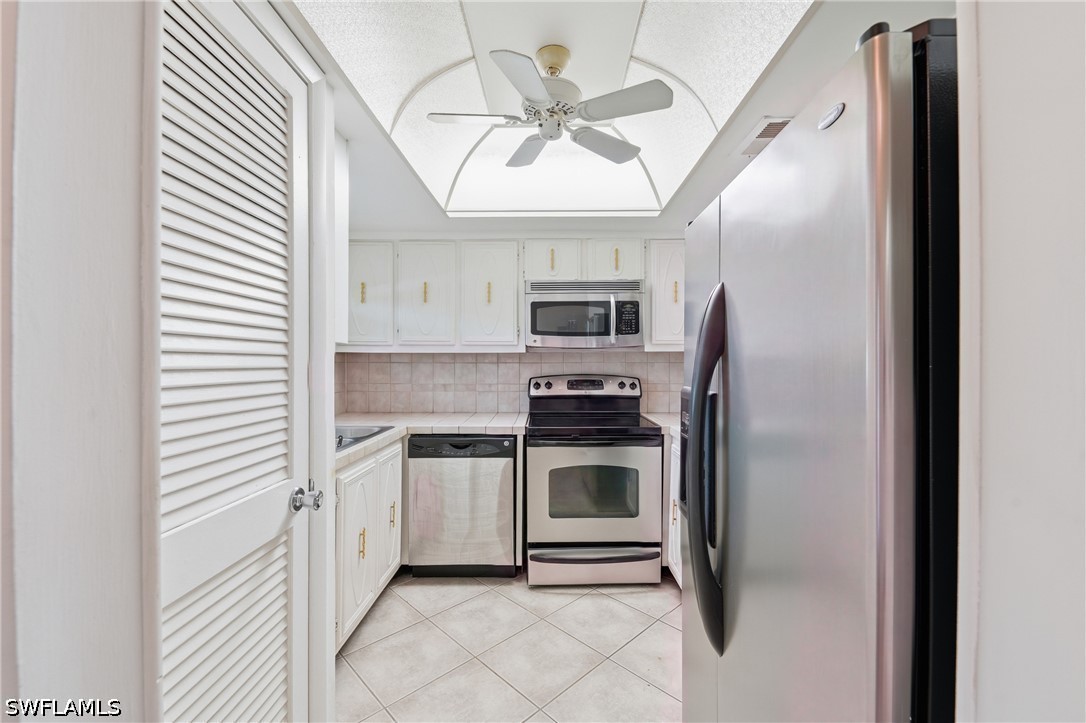 2 Bed Condominium for Sale in Naples, photo 3