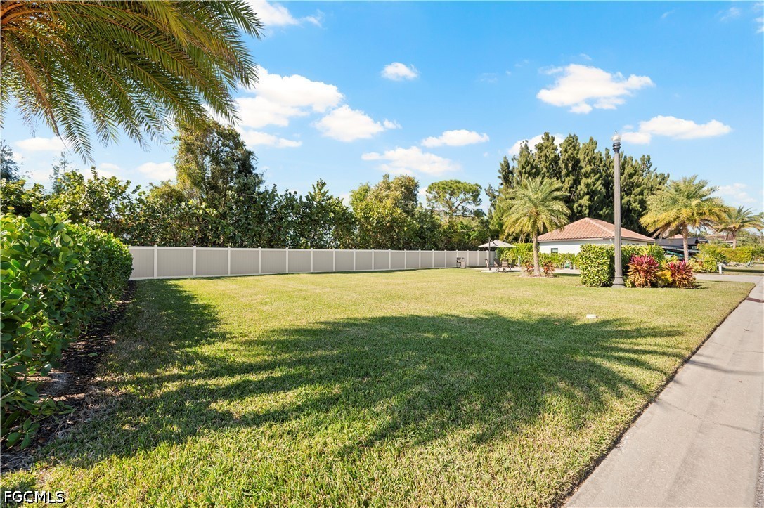 Residential for Sale in Fort Myers, photo 3