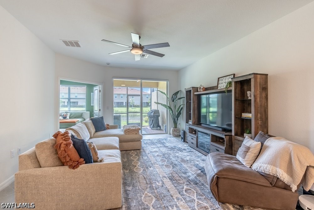 2 Bed Waterfront Home for Sale in Naples, photo 3
