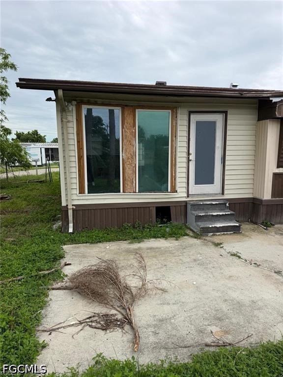 2 Bed Waterfront Home for Sale in Fort Myers Estates, photo 3