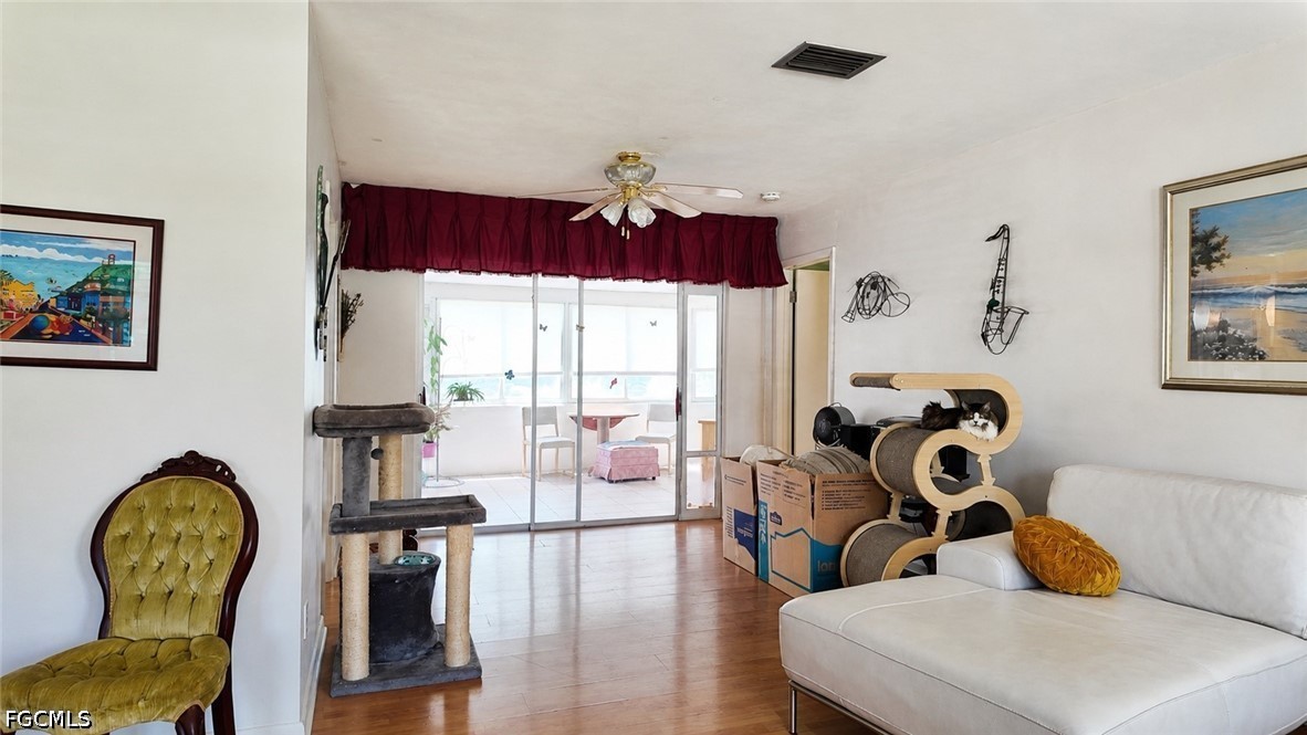 3 Bed SingleFamilyResidence for Sale in Naples, photo 3