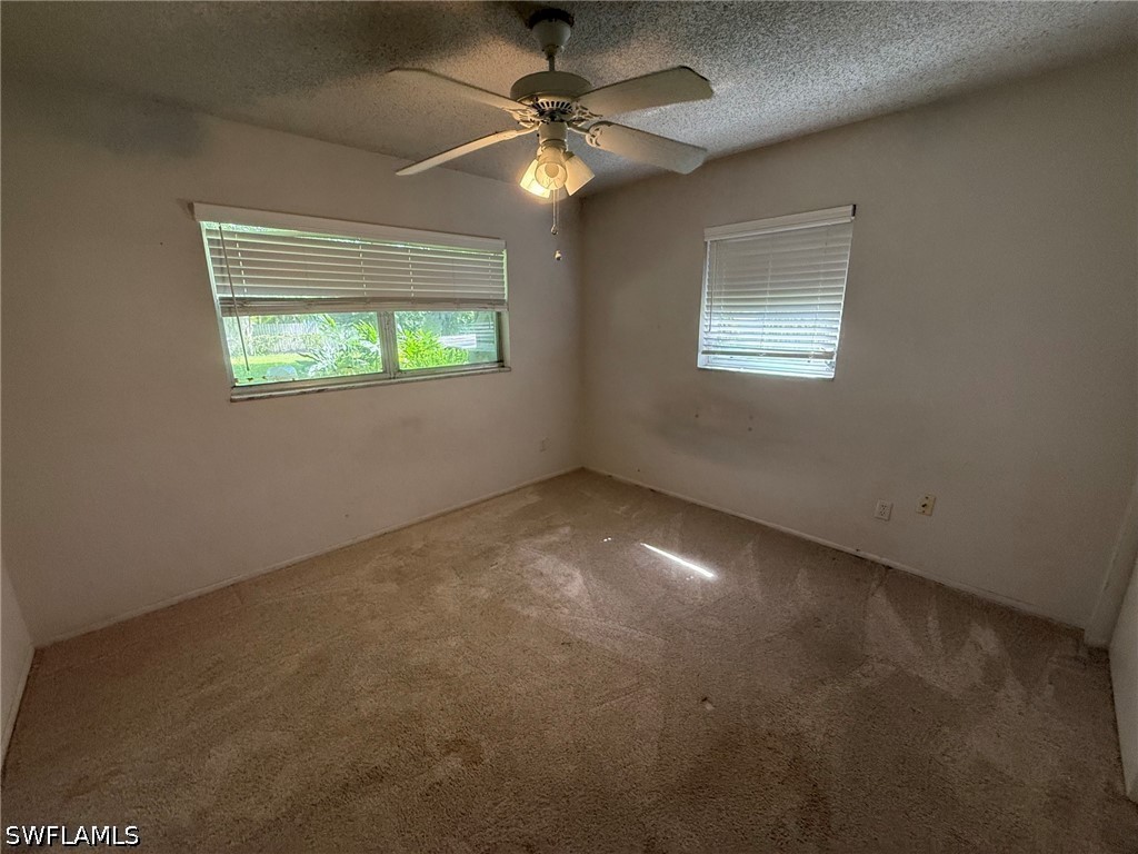 4 Bed SingleFamilyResidence for Sale in Fort Myers, photo 3