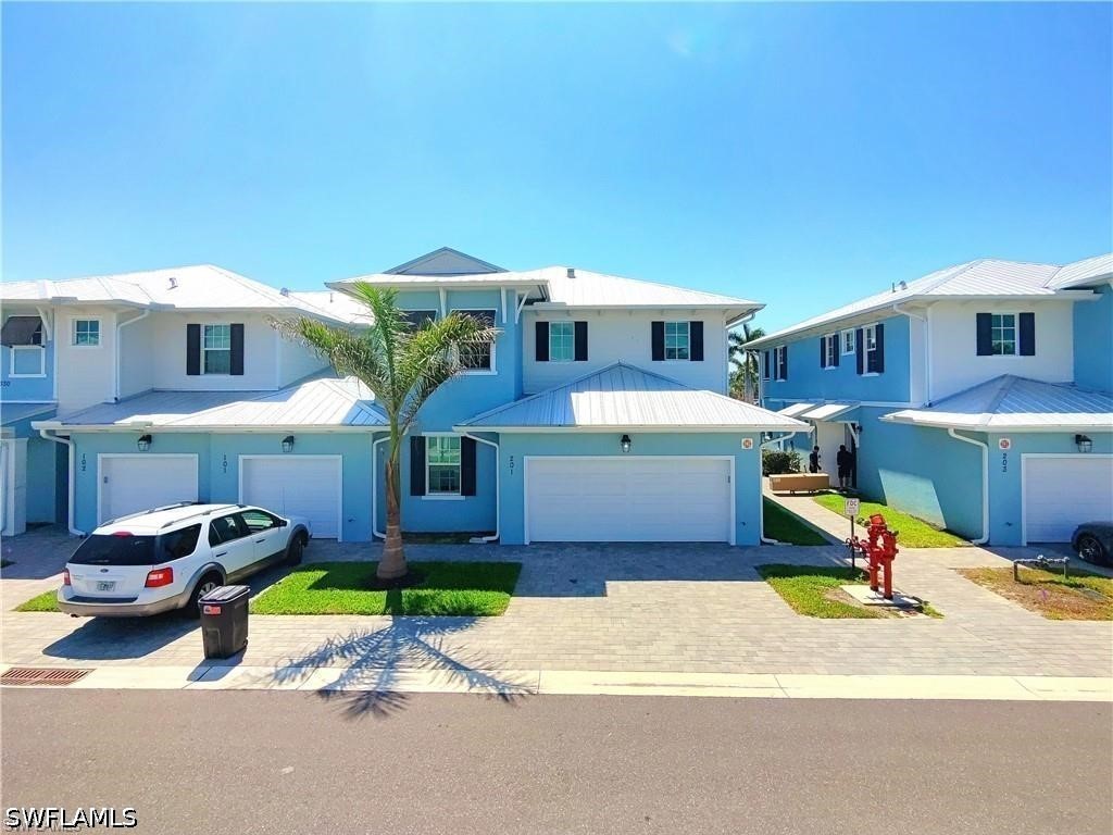 3 Bed Waterfront Home for Sale in Bonita Springs, photo 3