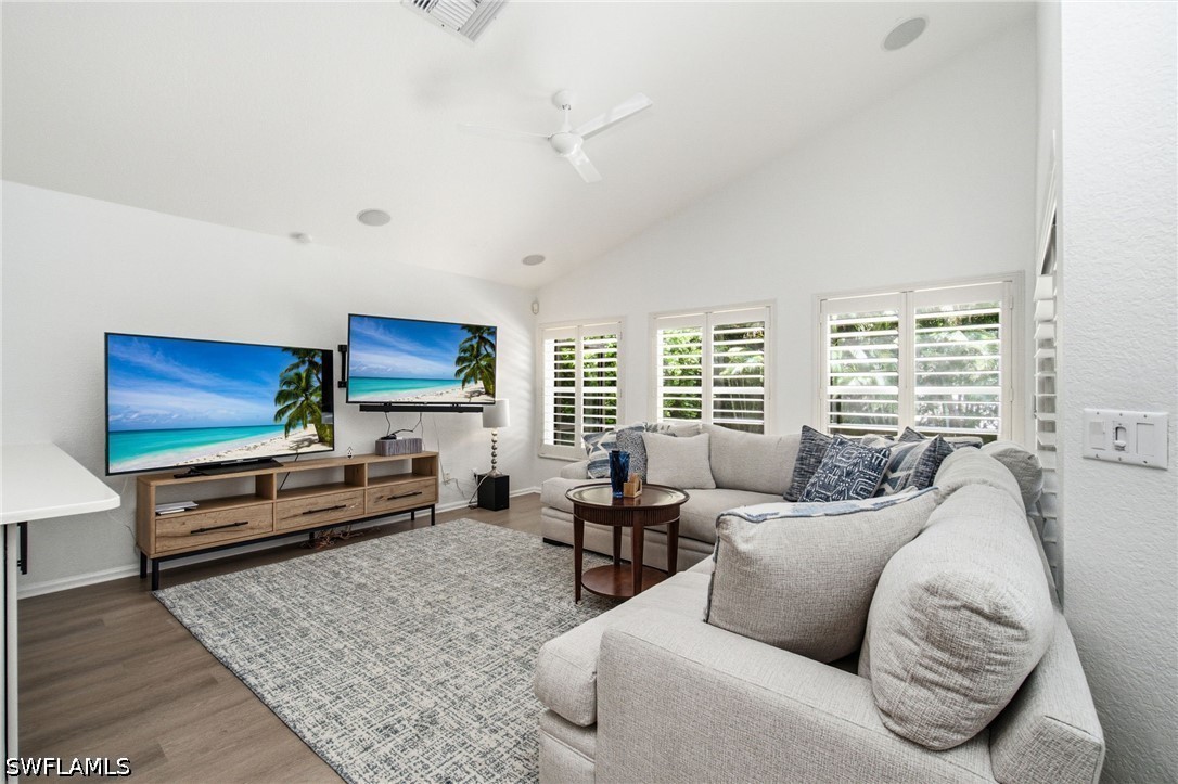4 Bed SingleFamilyResidence for Sale in Naples, photo 3