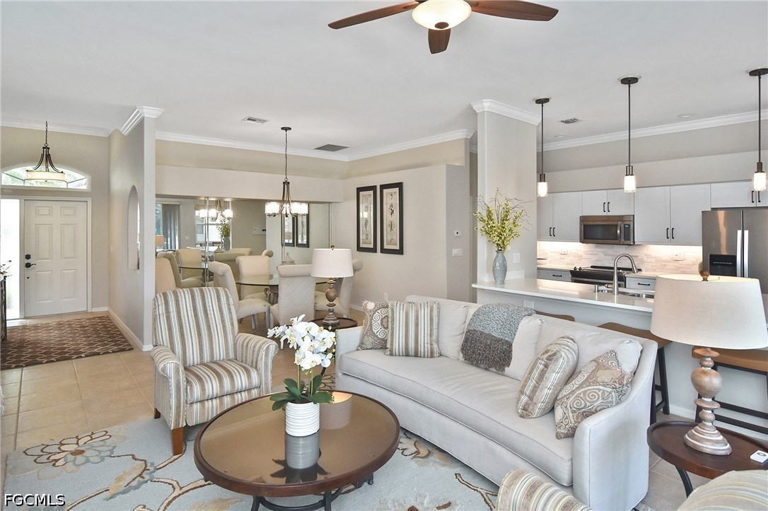 2 Bed Waterfront Home for Sale in Lakemont, photo 3