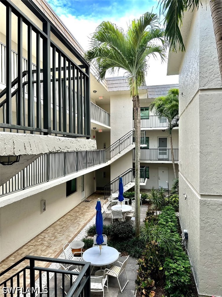 1 Bed Condominium for Sale in Naples, photo 3