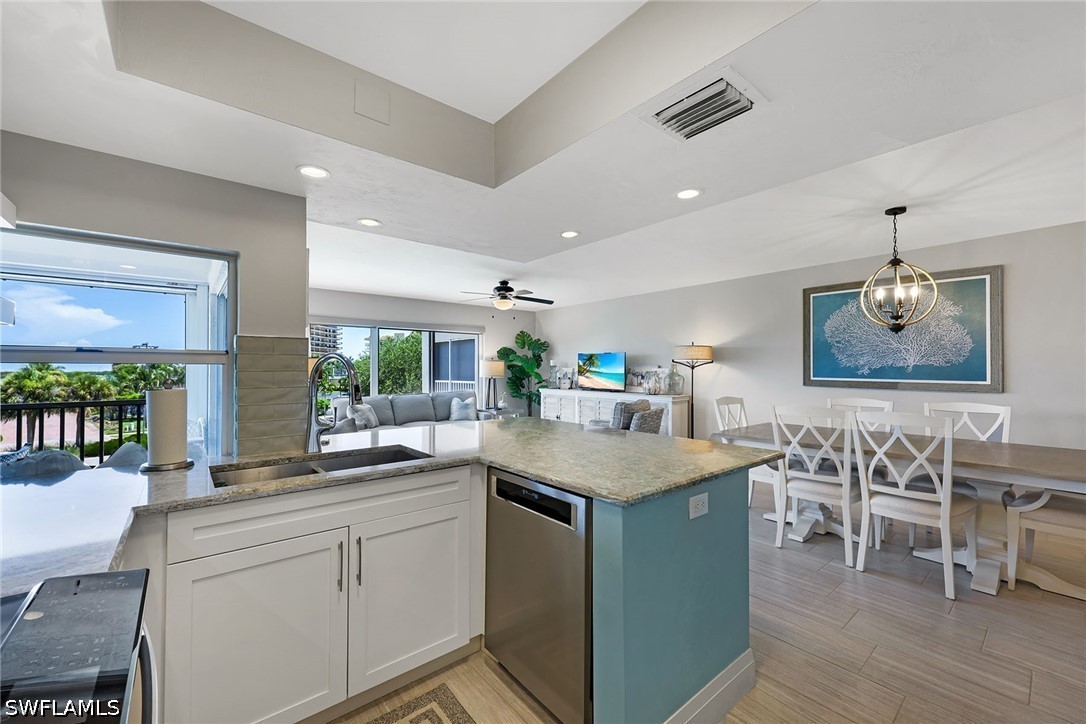 3 Bed Condominium for Sale in Marco Island, photo 3