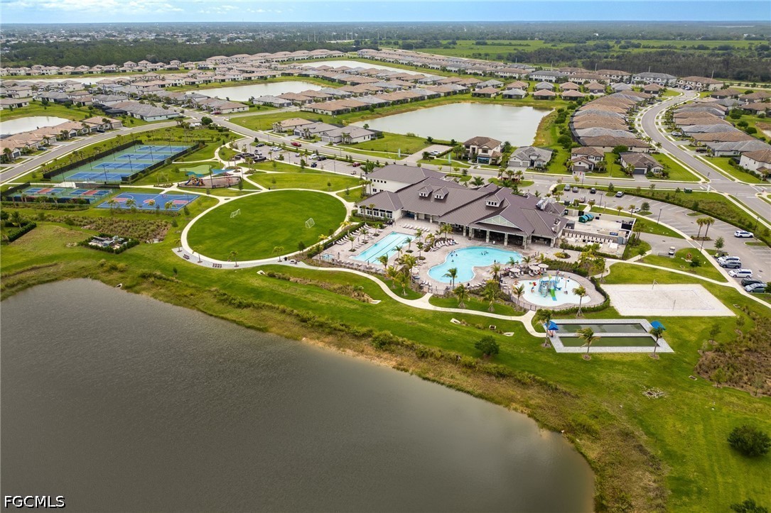 4 Bed Waterfront Home for Sale in Timber Creek, photo 3