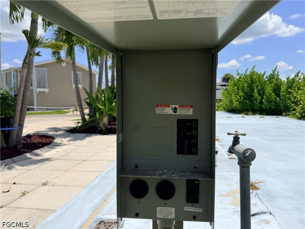 Residential for Sale in Palmetto Palms R V, photo 3