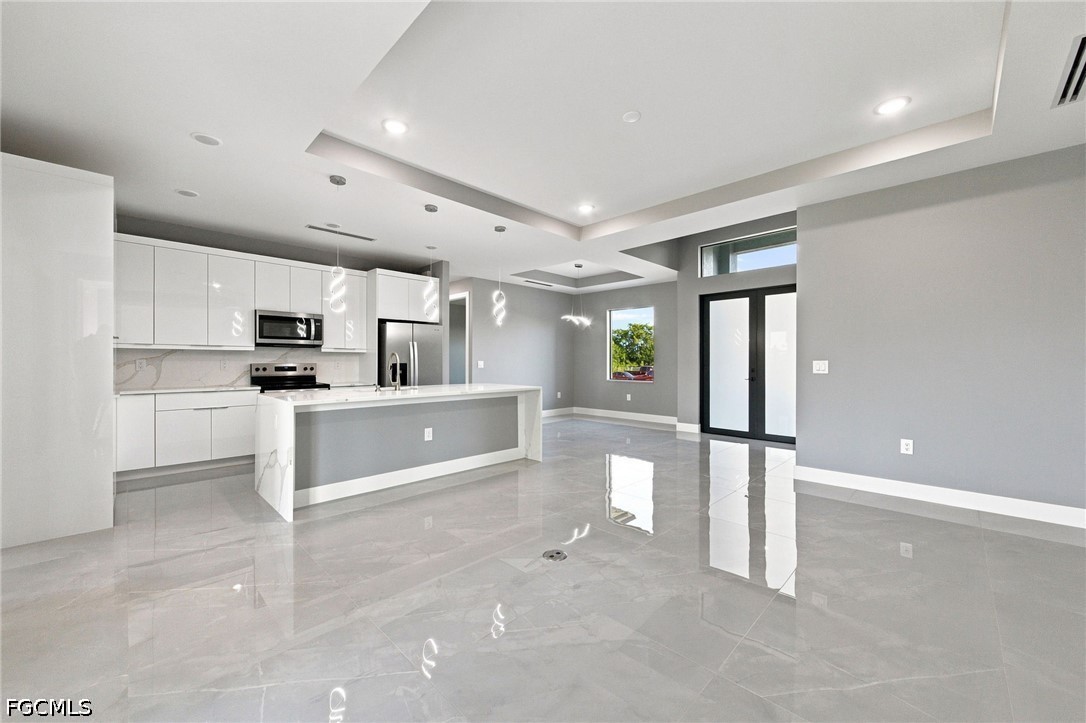4 Bed SingleFamilyResidence for Sale in Lehigh Acres, photo 3