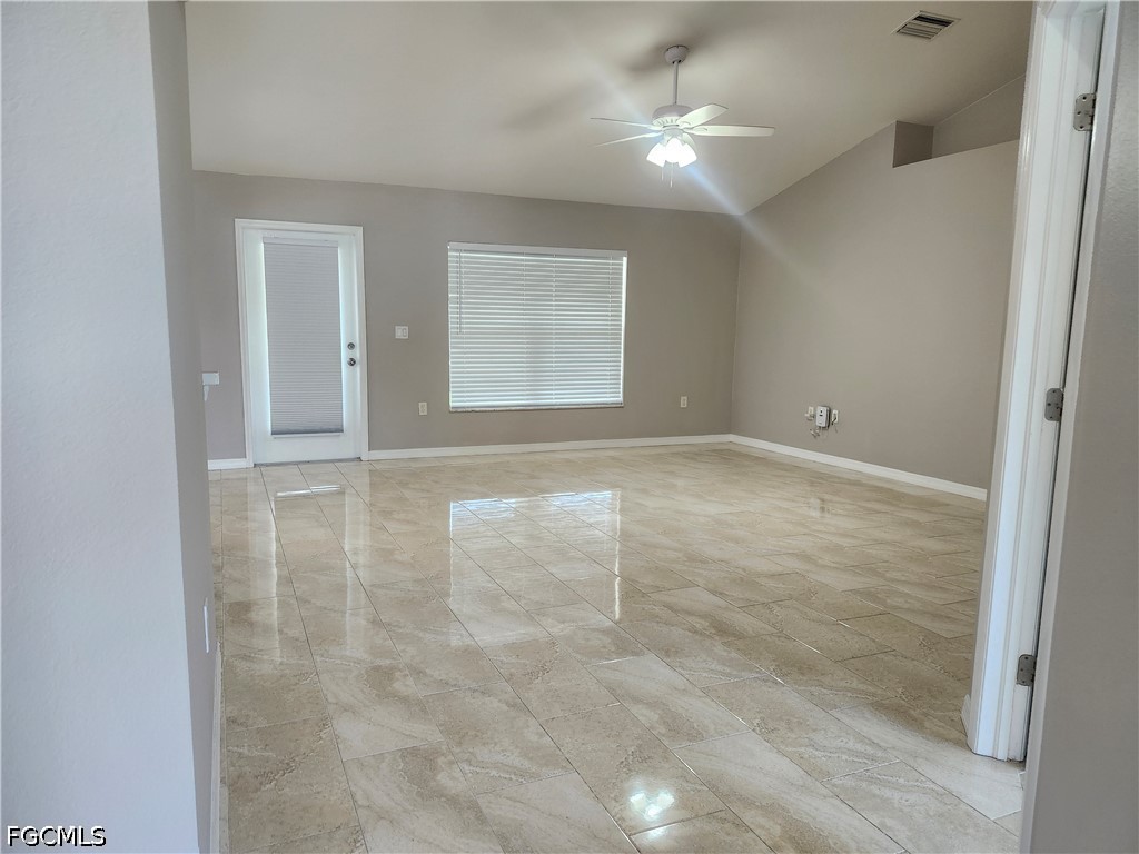 4 Bed SingleFamilyResidence for Sale in Cape Coral, photo 3