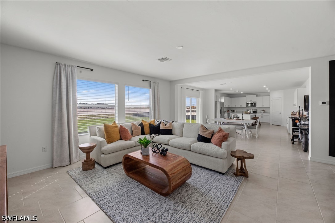4 Bed SingleFamilyResidence for Sale in Crane Landing, photo 3