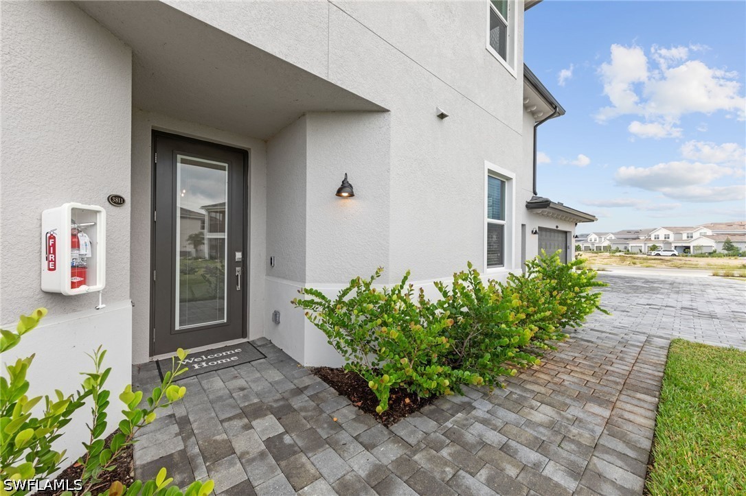 3 Bed Waterfront Home for Sale in Willowgreen, photo 3